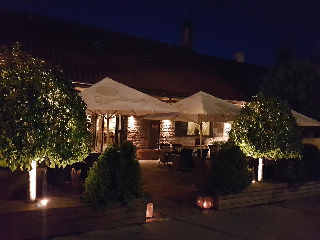 Barock Restaurant & Pension Topoľčany Exterior foto
